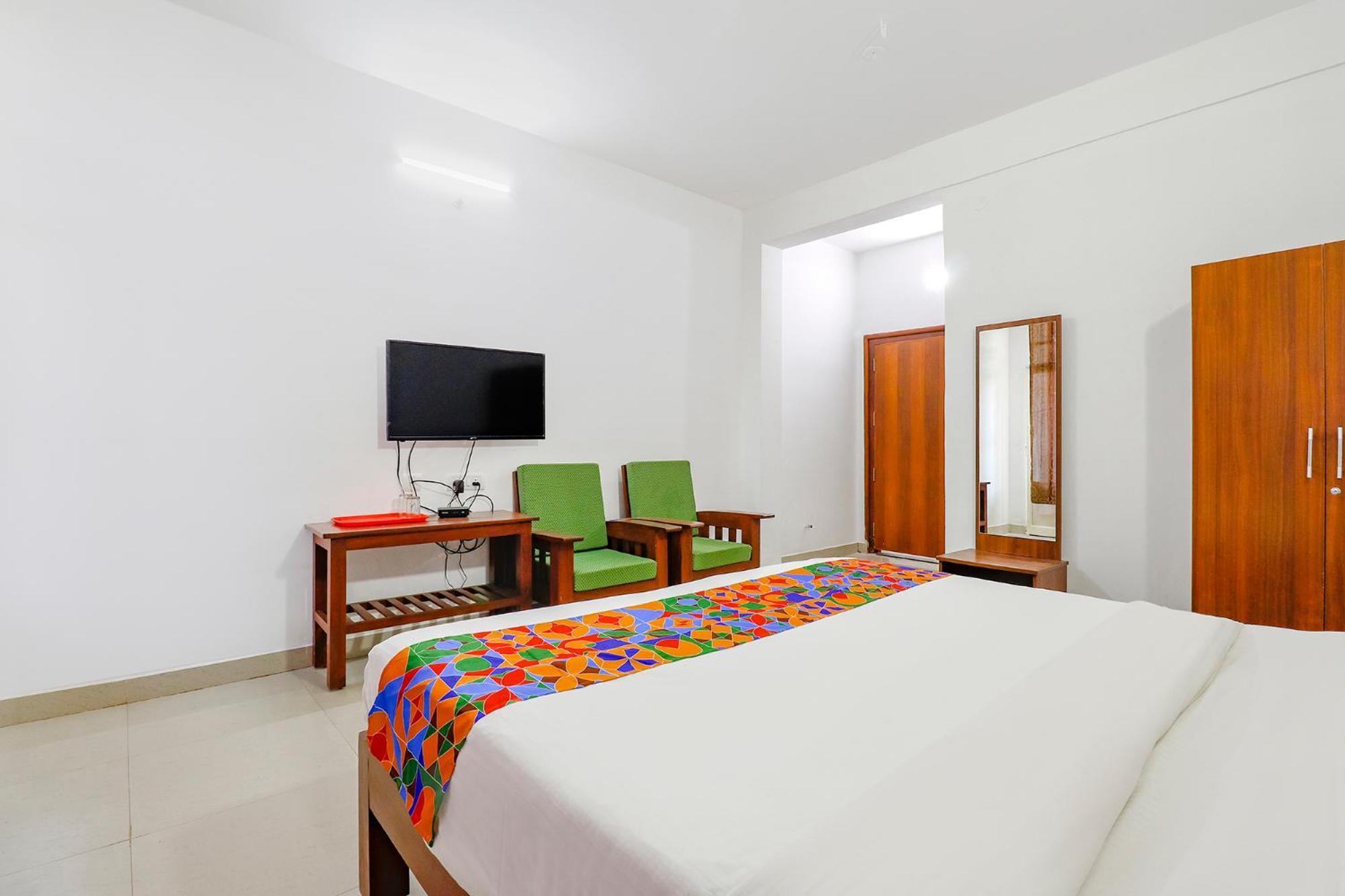 Fabhotel Raj Residency - 1Km From Madikeri Fort Buitenkant foto