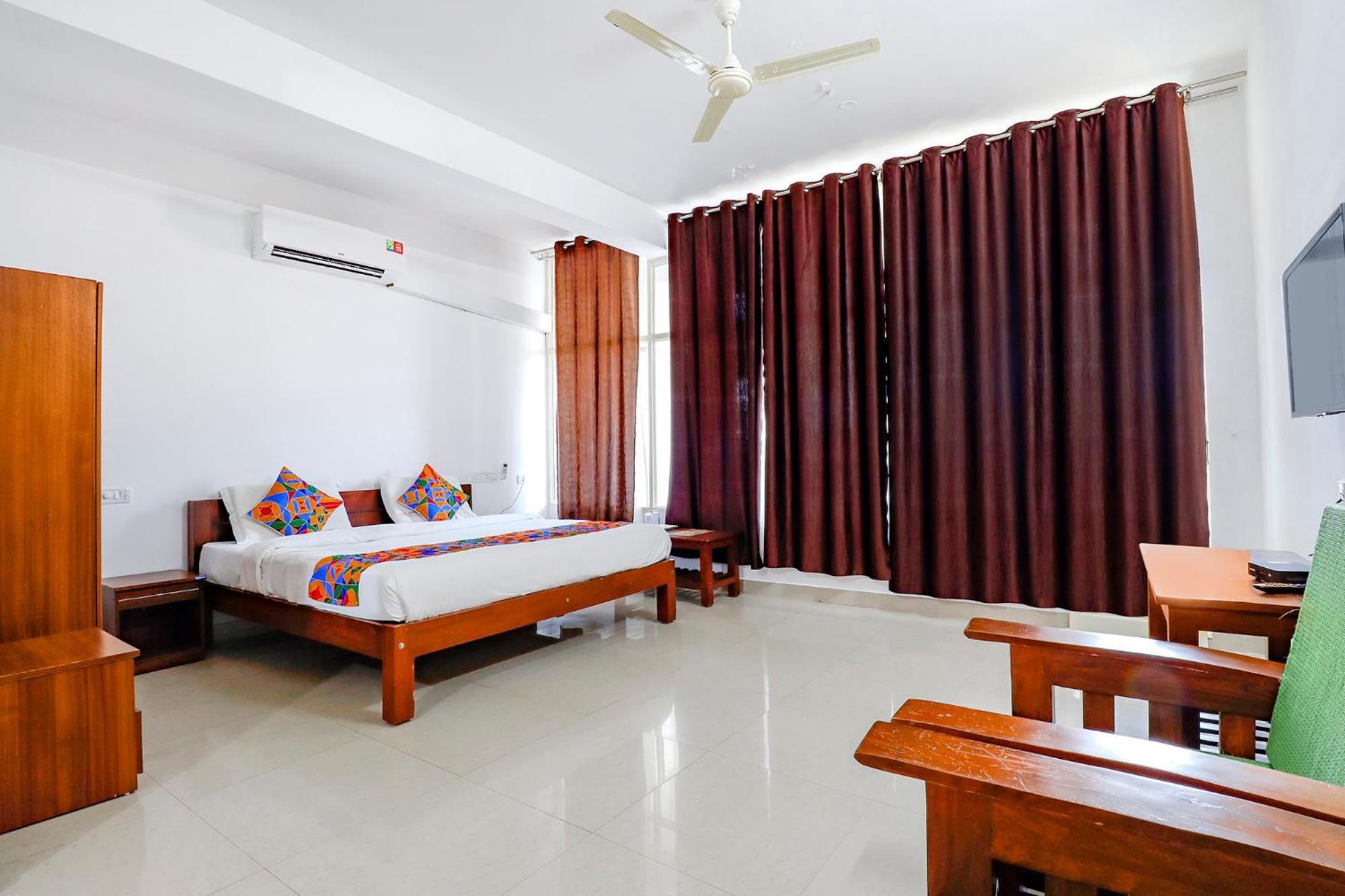 Fabhotel Raj Residency - 1Km From Madikeri Fort Buitenkant foto