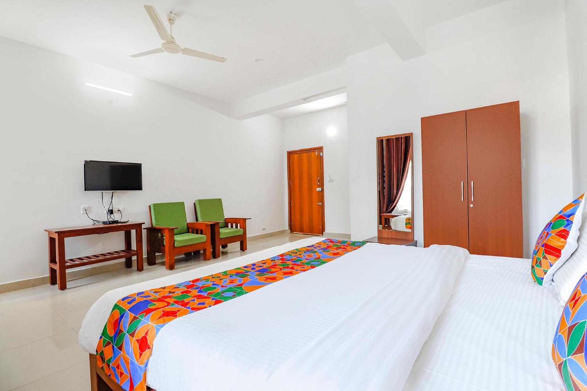 Fabhotel Raj Residency - 1Km From Madikeri Fort Buitenkant foto