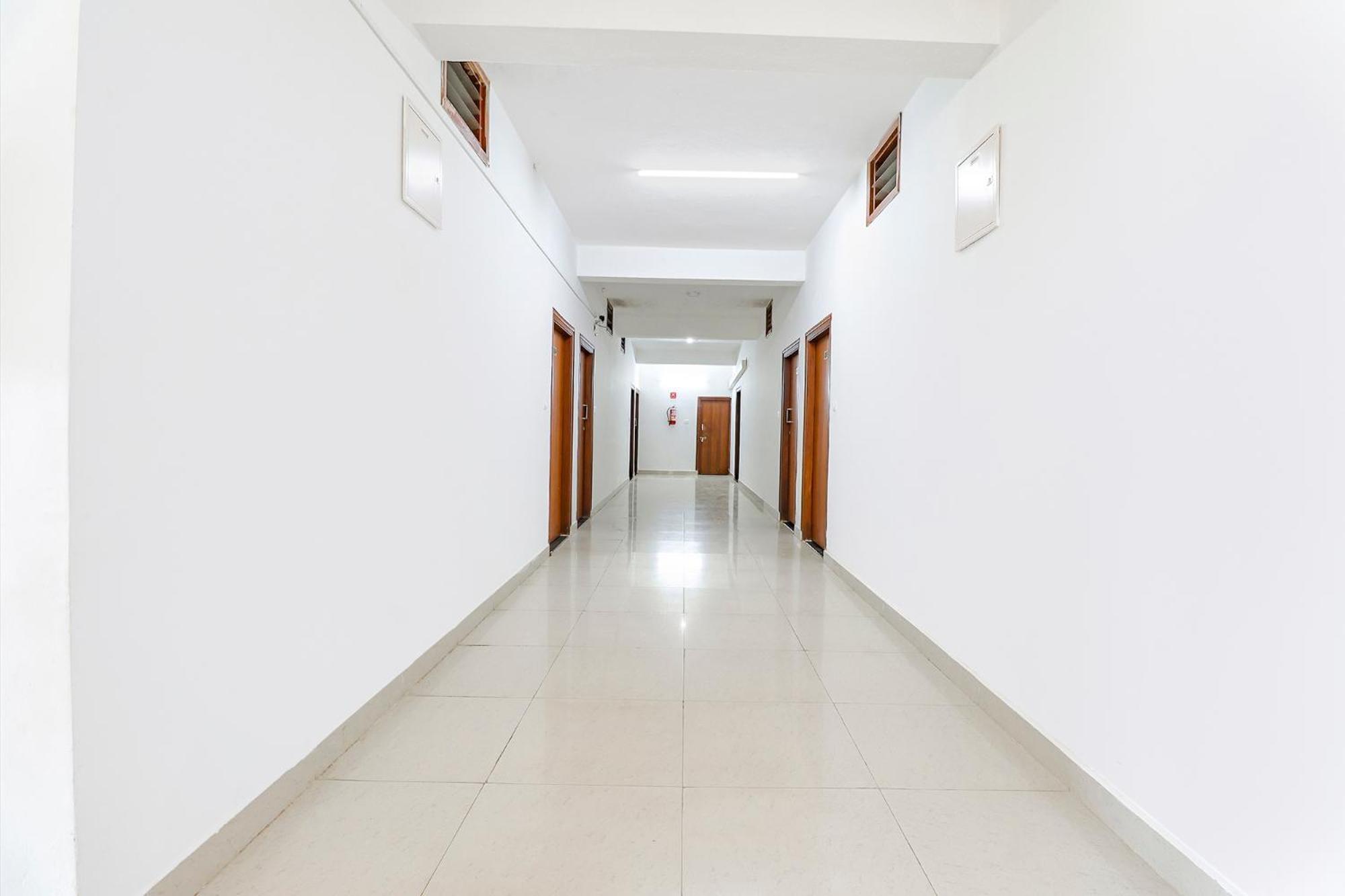 Fabhotel Raj Residency - 1Km From Madikeri Fort Buitenkant foto