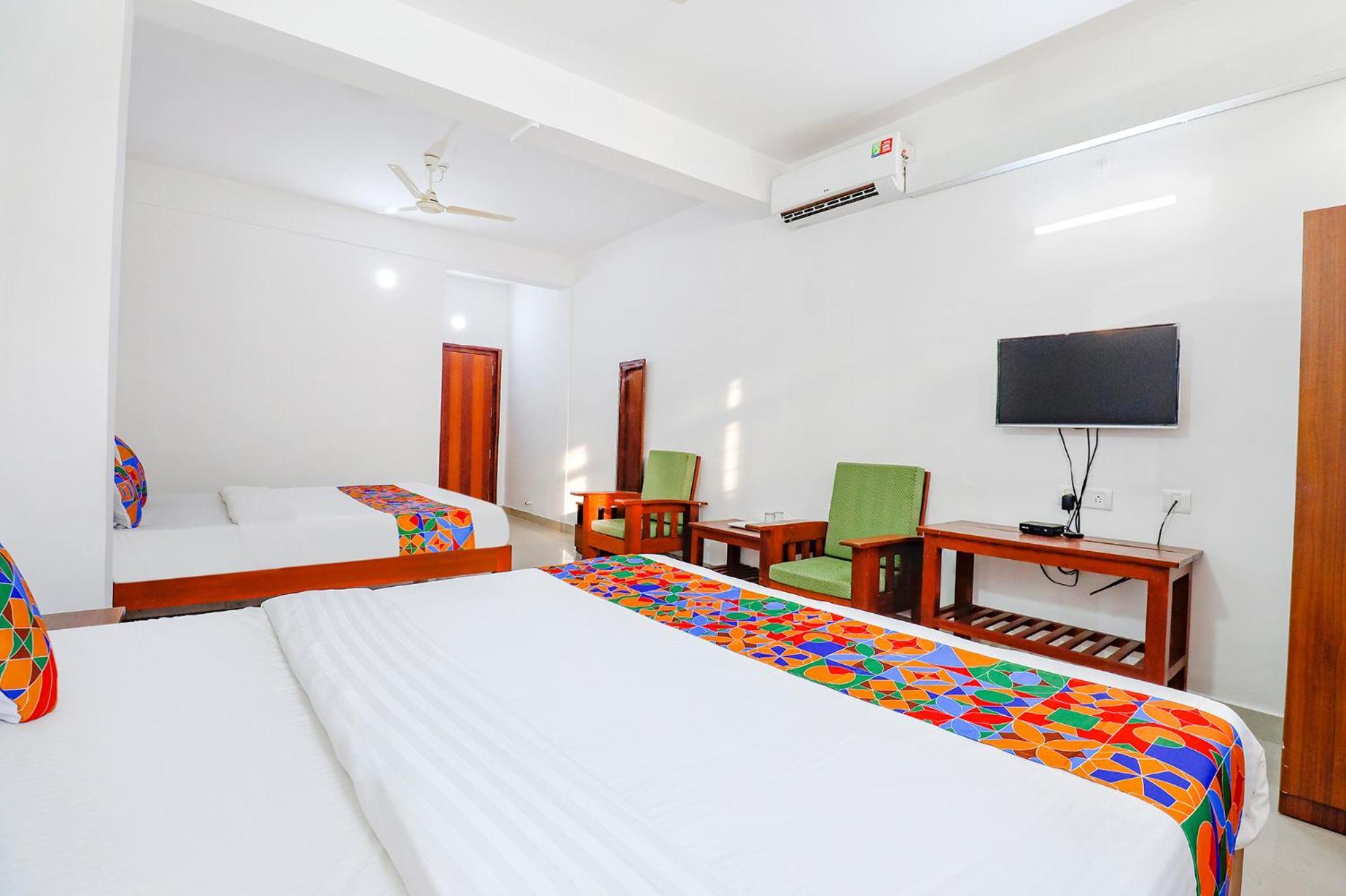 Fabhotel Raj Residency - 1Km From Madikeri Fort Buitenkant foto