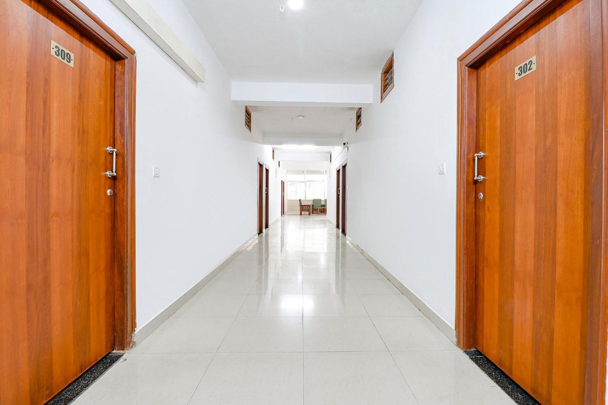 Fabhotel Raj Residency - 1Km From Madikeri Fort Buitenkant foto